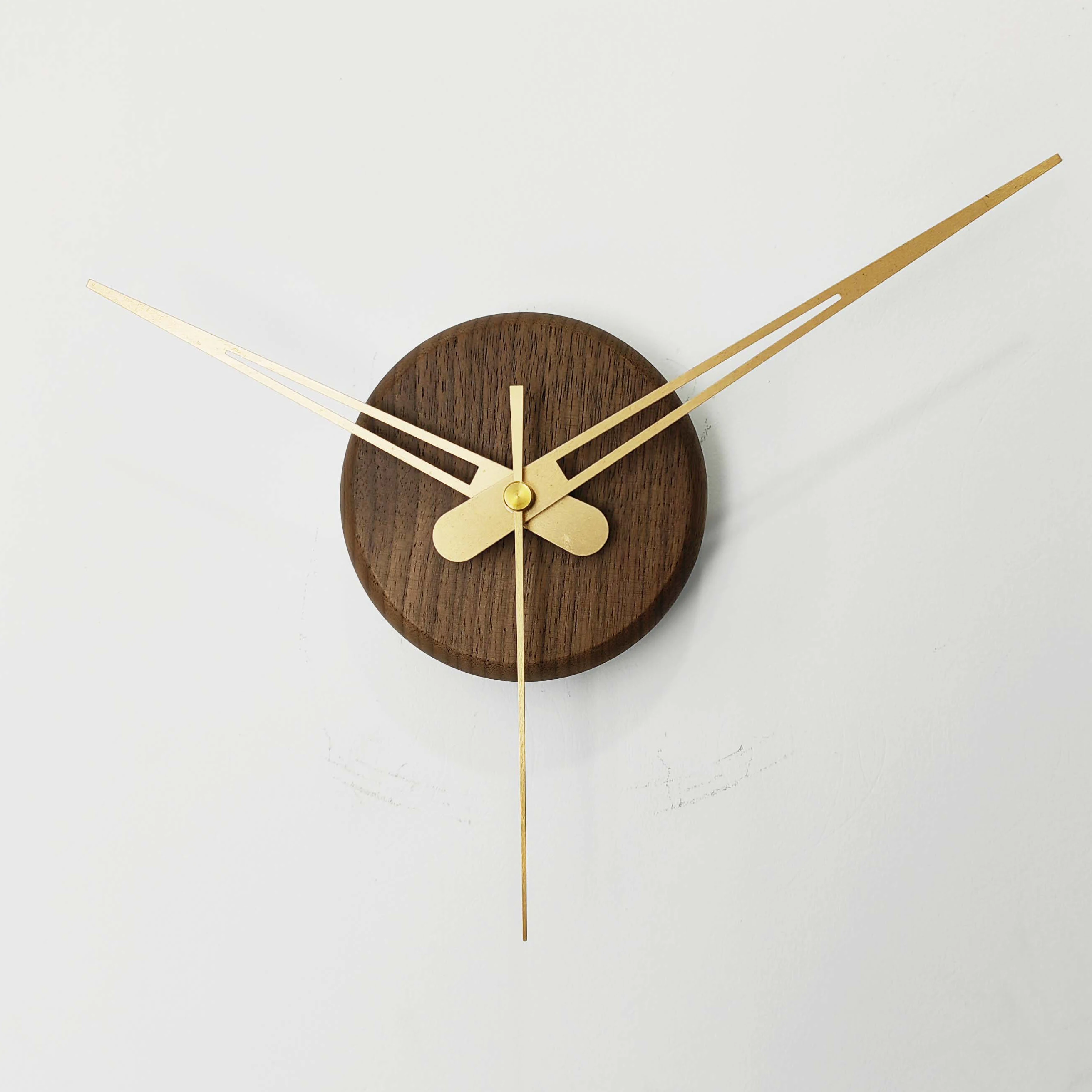 Nordic Minimalist Wall Clock Walnut Wood Gold Metal Hands Silent Quartz Battery Operated No Digit Modern Decor for Living Room