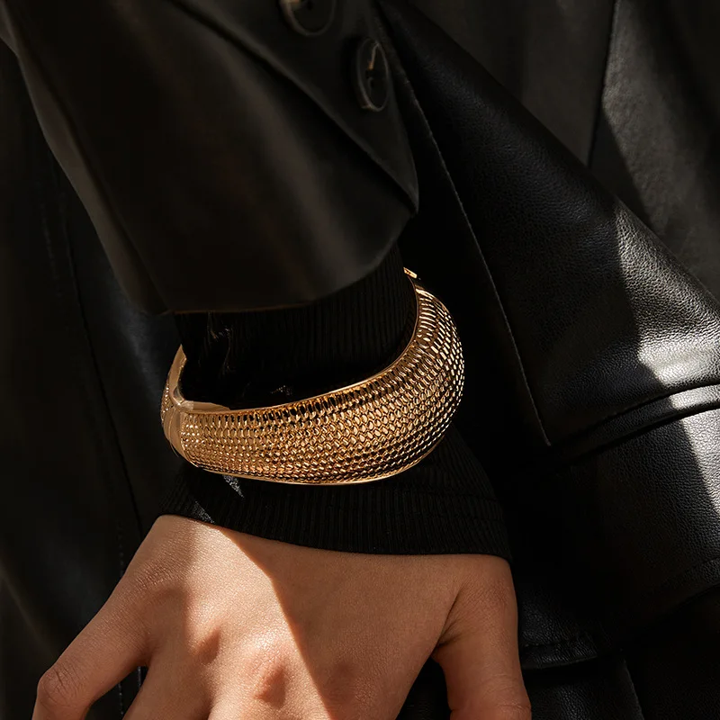 New Fashion Vintage Metal Cuff Bangle Statement Antique Bracelet Jewelry for Women Girls