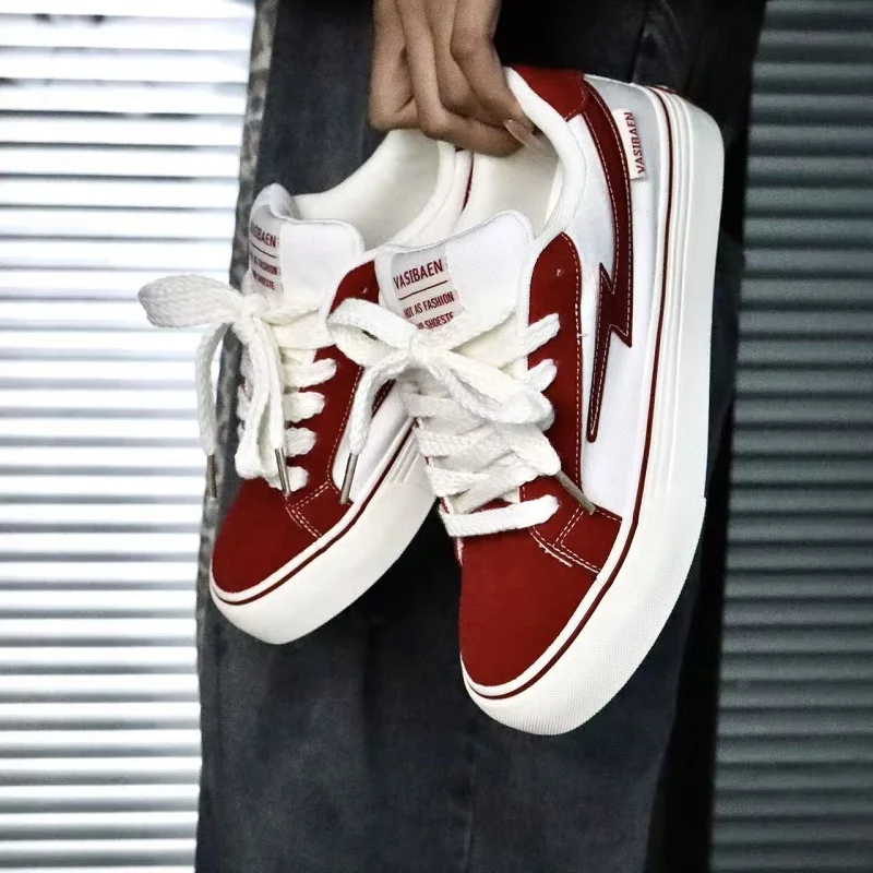 Flat Solid Colour Fashion Lightweight Man Sports Sneakers 2026 Autumn New Casual Men's Shoes Canvas Comfort Trend Board Footwear