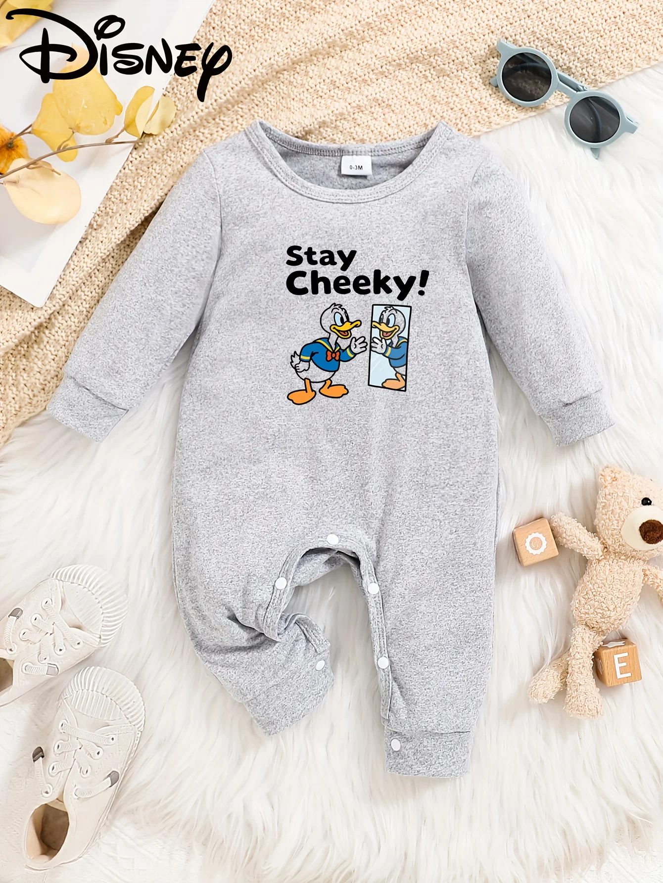 

[Authorized] Disney Donald Duck Baby Long-Sleeve Romper, Classic Cartoon Print, Cute and Eye-Catching Soft and Skin-Friendly Fabric Cares for Baby's Skin, Round Neck Design Is Comfortable and Does Not Irritate the Neck. Machine Washable and Easy to Care F