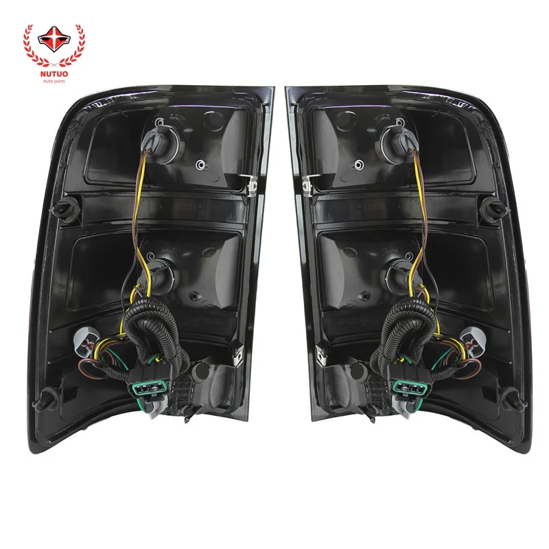 Suitable for Gmc2007-2013 Sierra1500 taillights original black border halogen assembly automotive repair parts