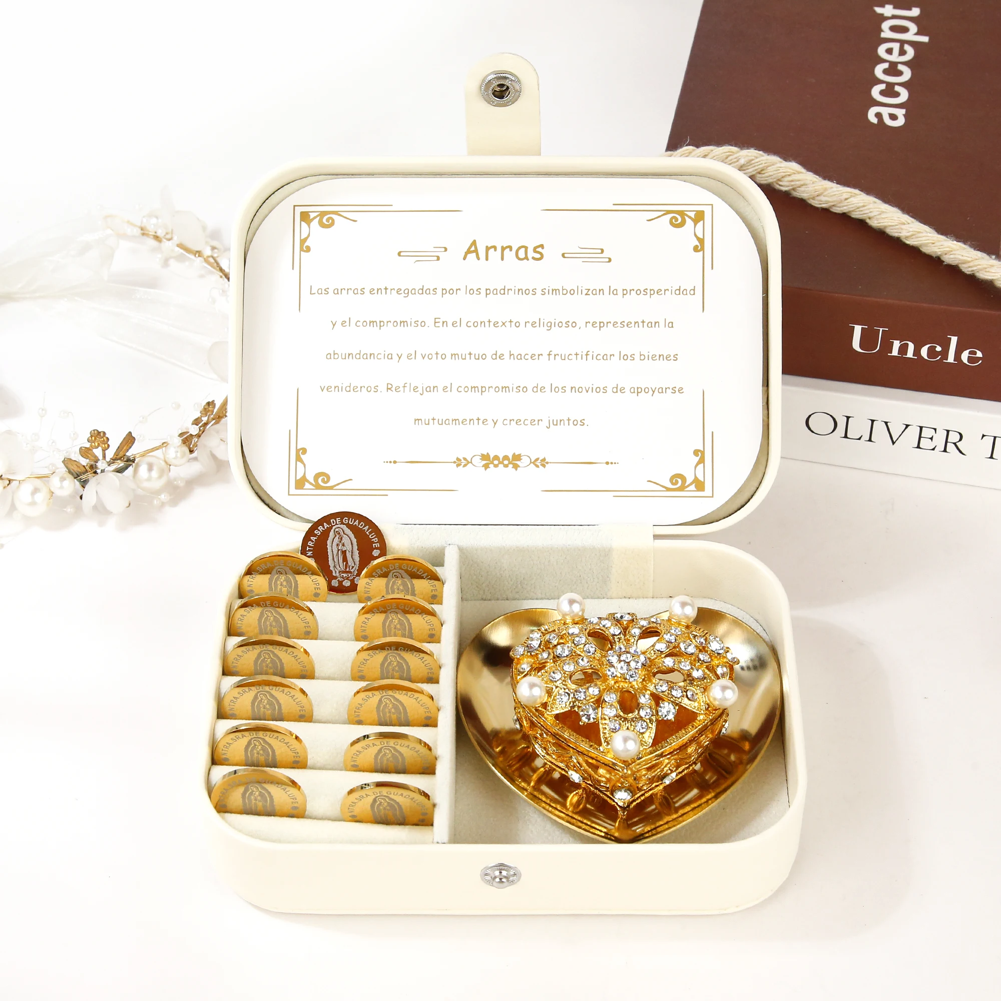 arras-de-mariage-personnalise-vierge-de-guadalupe-avec-perles-boite-en-forme-de-cœur-ornee-de-fleurs-boite-en-cuir-pu-et-plateau-en-forme-de-cœur