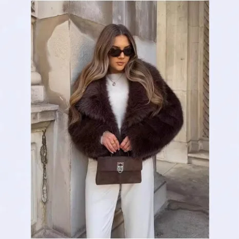 سترة نسائية شتوية من فرو المنك لعام 2025 معطف فرو صناعي مفصل مريح للسيدات ملابس خارجية قصيرة على طراز مترهل من الفرو الاصطناعي