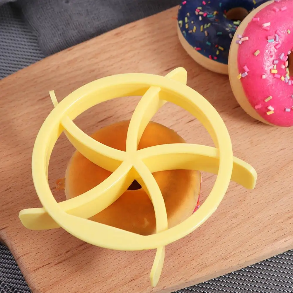 Kitchen Tool Round Pastry Cutter Yellow Plastic Cookie Press Mold DIY Whirling Pattern Bread Rolls Mold Biscuit