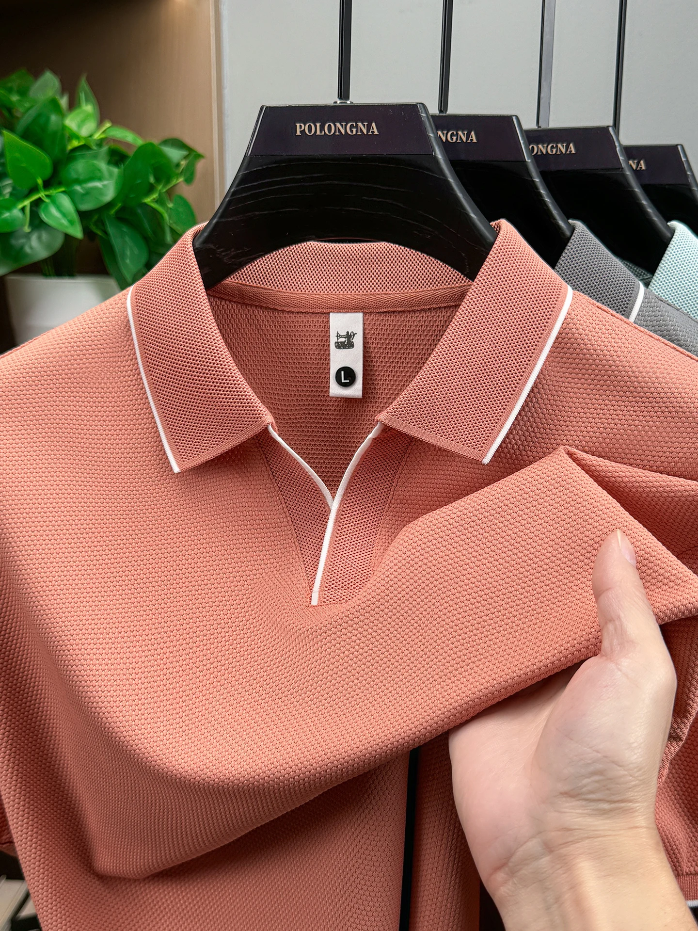 เสื้อโปโลผู้ชายแขนสั้นสไตล์หรู - Men'S Fashion V Neck T Shirts บทวิจารณ์และราคา
