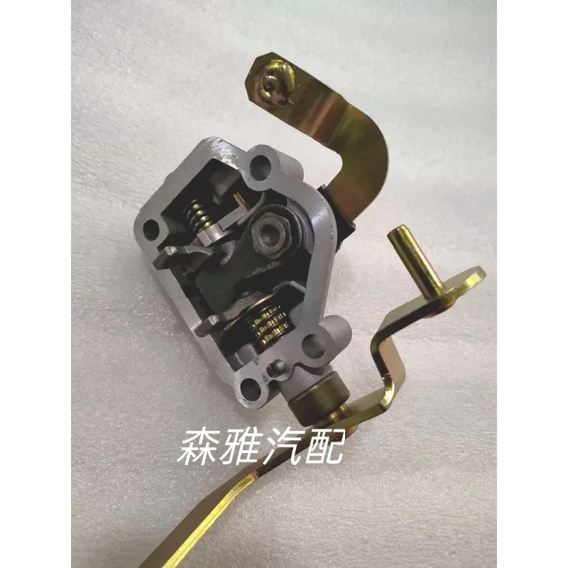 

1 шт. для трансмиссии FAW SENIA S80/M80, крышка рычага переключения передач в сборе