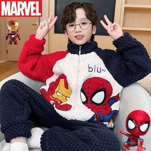 Marvel Spiderman Iron Man Simpatico modello creativo di cartone animato anime Moda invernale Comodo set pigiama in flanella morbida e delicata sulla pelle