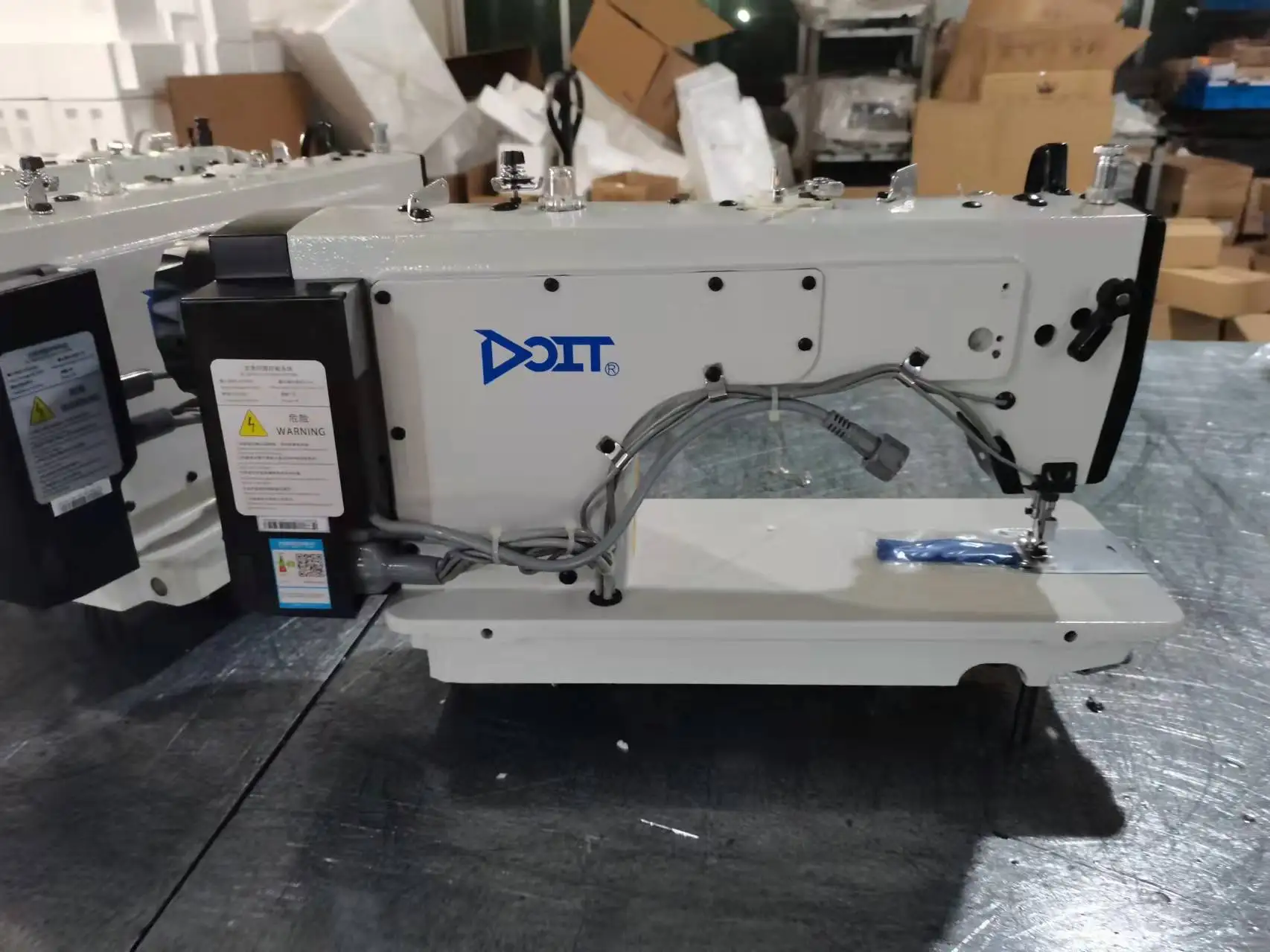 DT-Q8 Computerized Direct Drive Single Needle Lockstitch Flat-Bed Sewing Machine With 4 Automatic Function