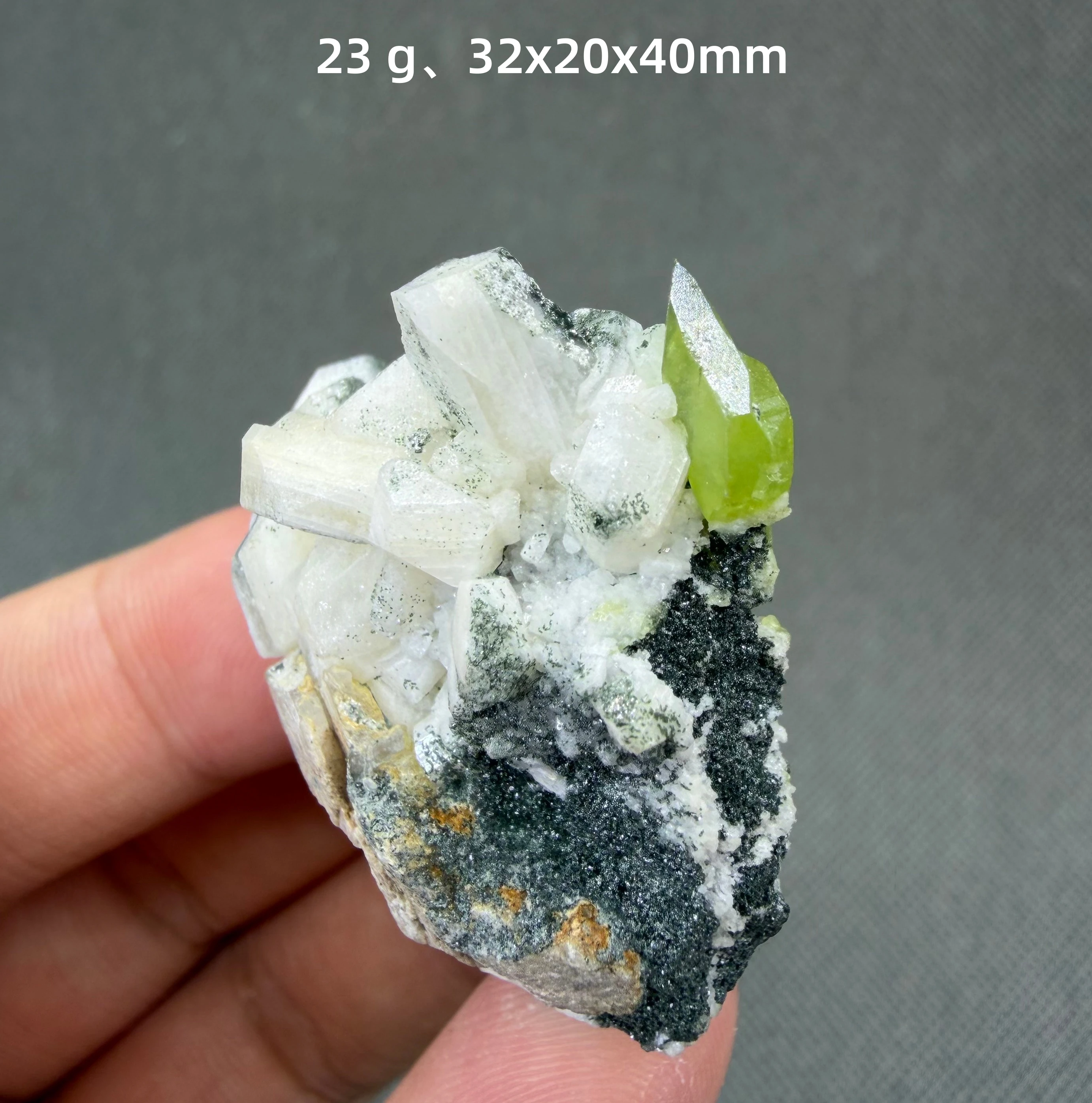 Natural Pakistani Sphene Crystal Cluster Vivid Green Titanite Mineral Specimen Rare