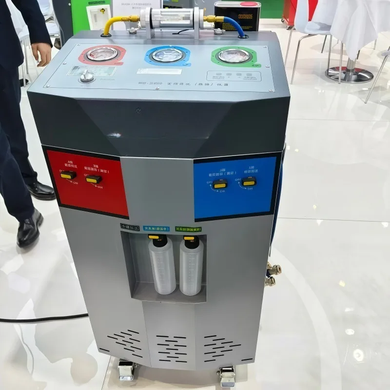 Refrigerant filling and recycling machine Automobile air conditioner pipeline No dismantling cleaning Oil changer