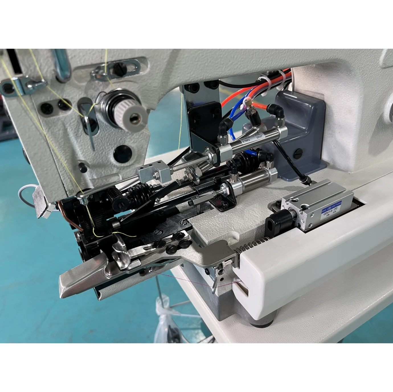 BT-63972 High Quality Lockstitch and Chain Stitch Exchangeable Bottom Hemming Machine for Jeans