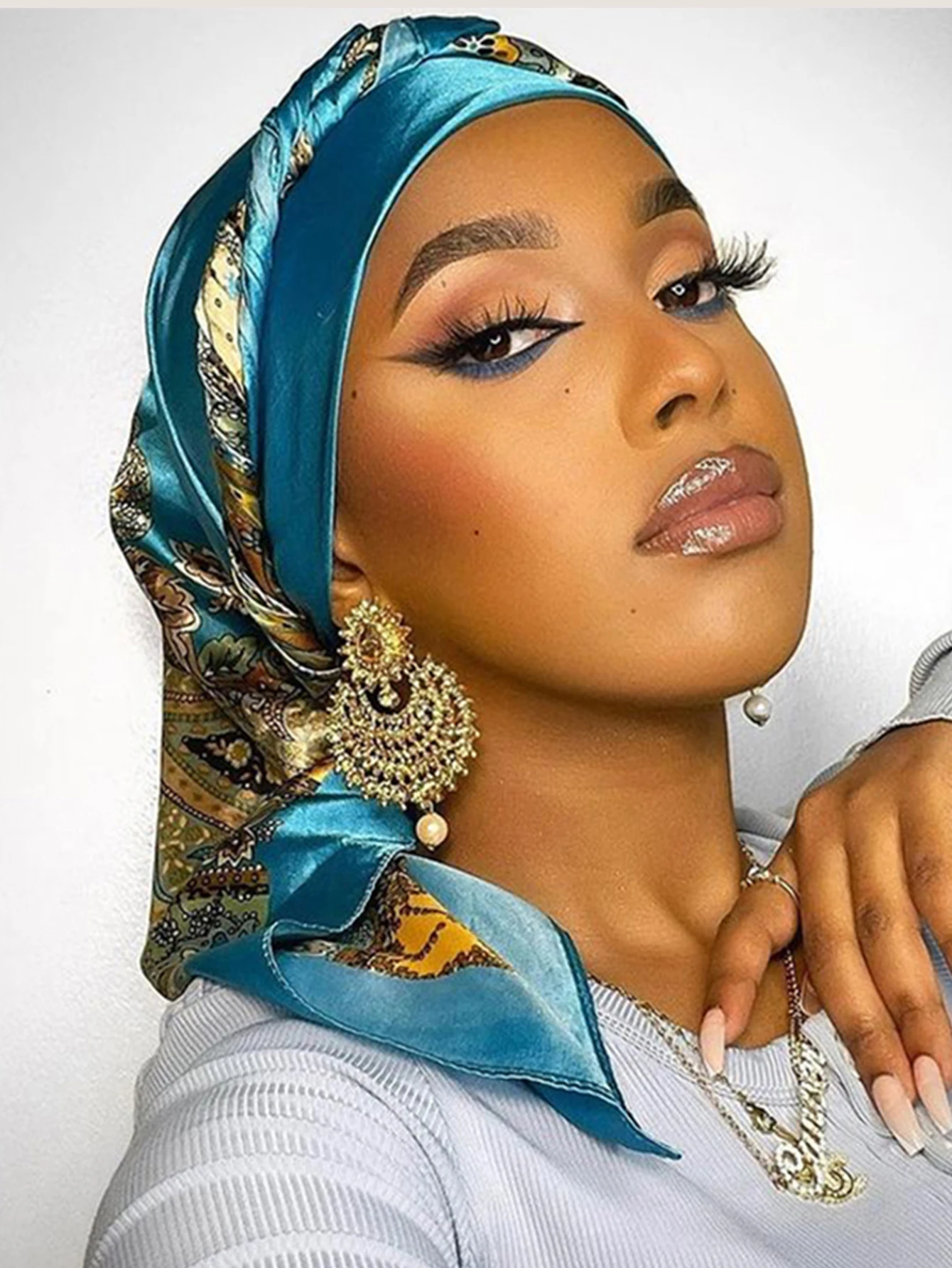 Bufandas cuadradas de seda para mujer, chales Hijab con estampado de moda, pañuelo para la cabeza para mujer, Foulard, Bandana, Pareo de playa de 90x90cm ﻿