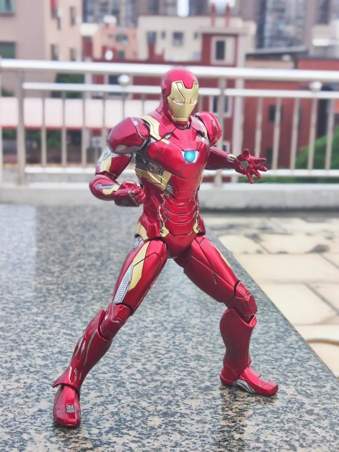 

Captain America Civil War Iron Man Mark46 Action Figure 1/10 Scale Collectible Toy Gift Pack Ornament for Boys Birthday