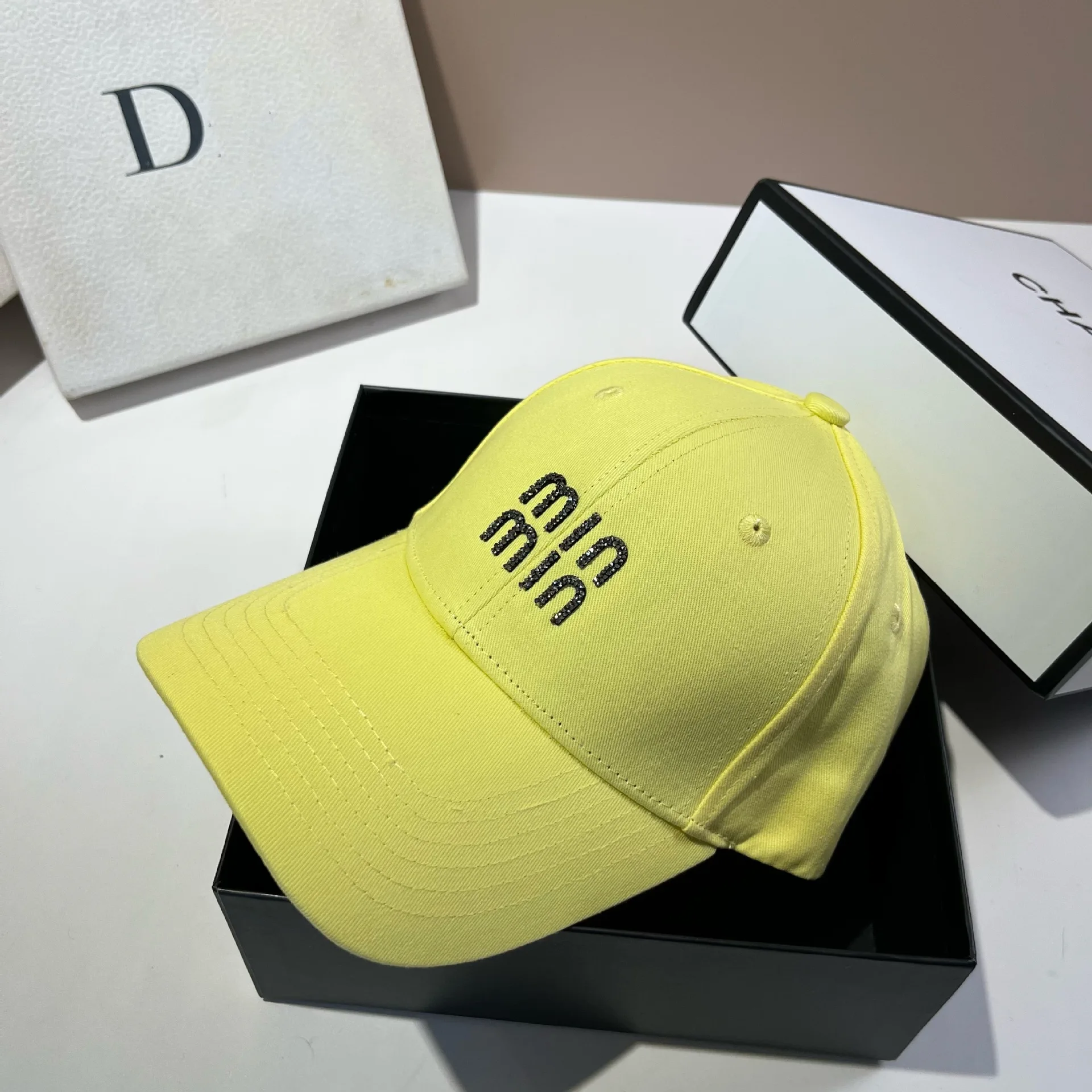 

Новая модная бейсболка, роскошная бейсболка со стразами, высокое качество, унисекс, спортивная шляпа для гольфа, шляпа для папы для молодых мужчин, студенческие шляпы с козырьком от солнца