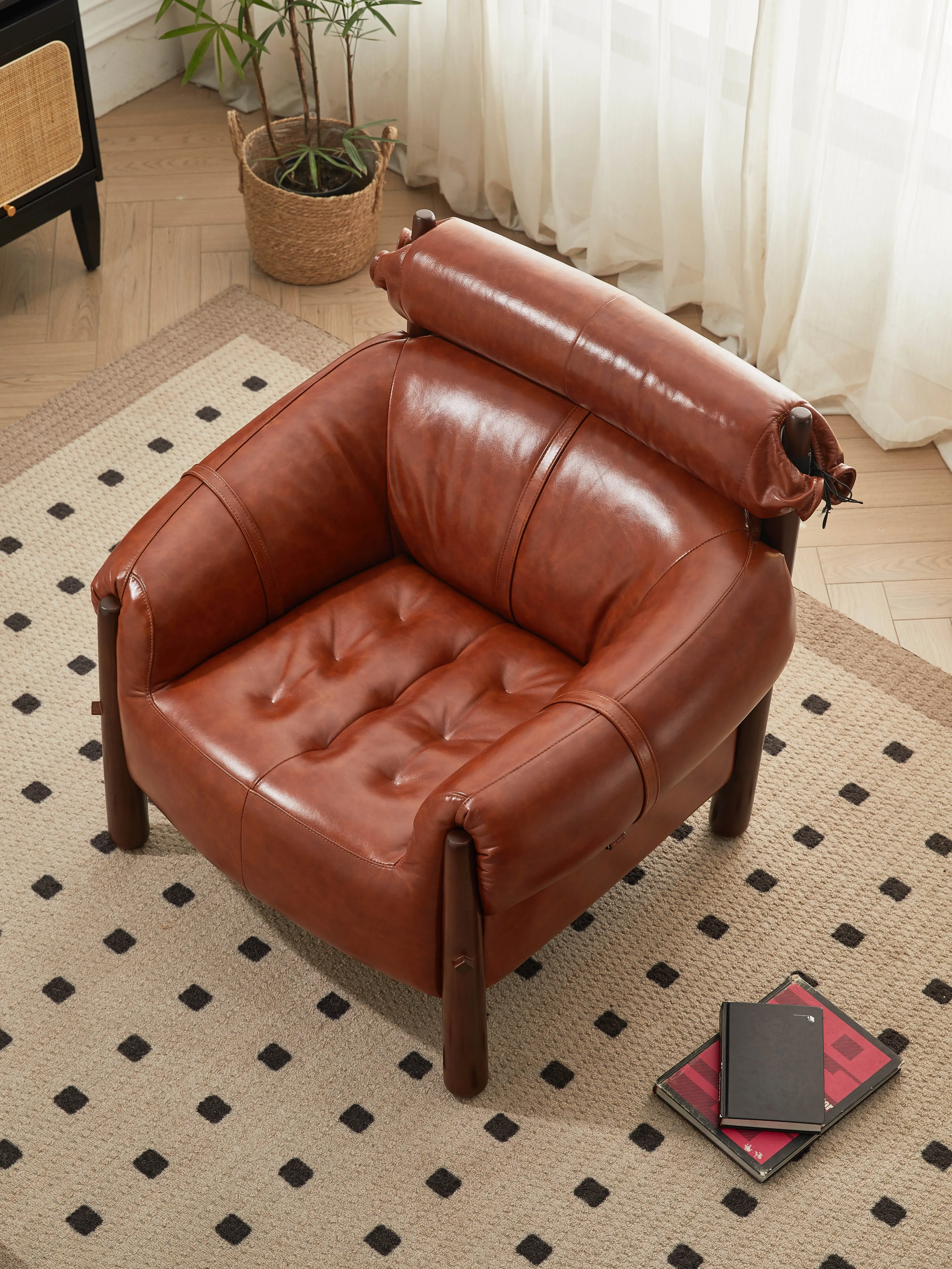 Medieval cigar bar sofa, American negotiation retro leather solid wood cigar chair, tea space tea chair