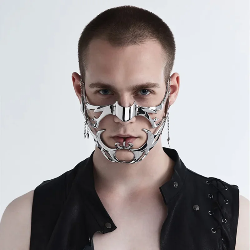 2023 Luxus Cyberpunk Maske Flüssigkeit unregelmäßig Silber Farbe hohl Titan Stahl Gesichts accessoires für Frauen Männer Party Schmuck