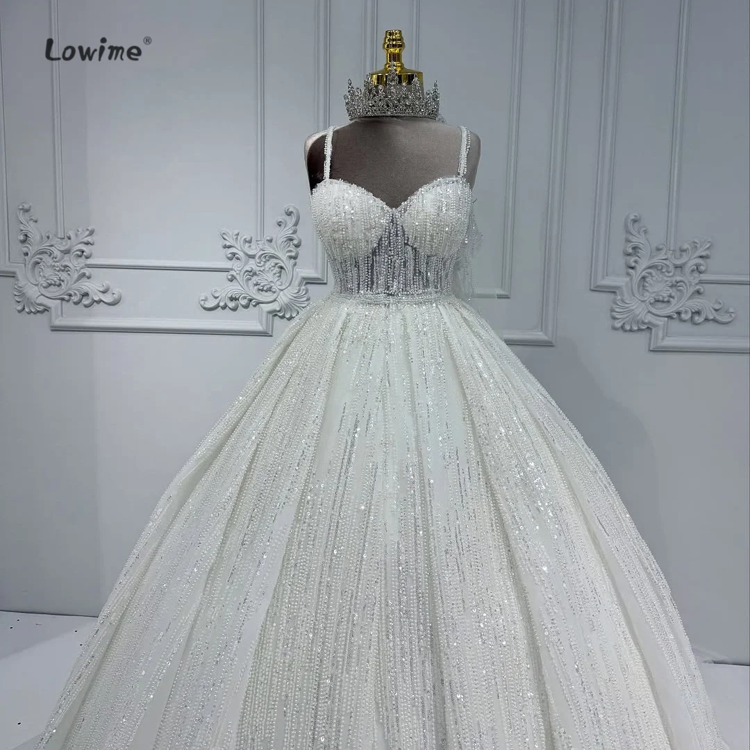 2025 Abito da sposa classico con cinturino sottile Abito da sposa con paillettes di perle Abito da sposa elegante con tutù bianco Realizzato su misura