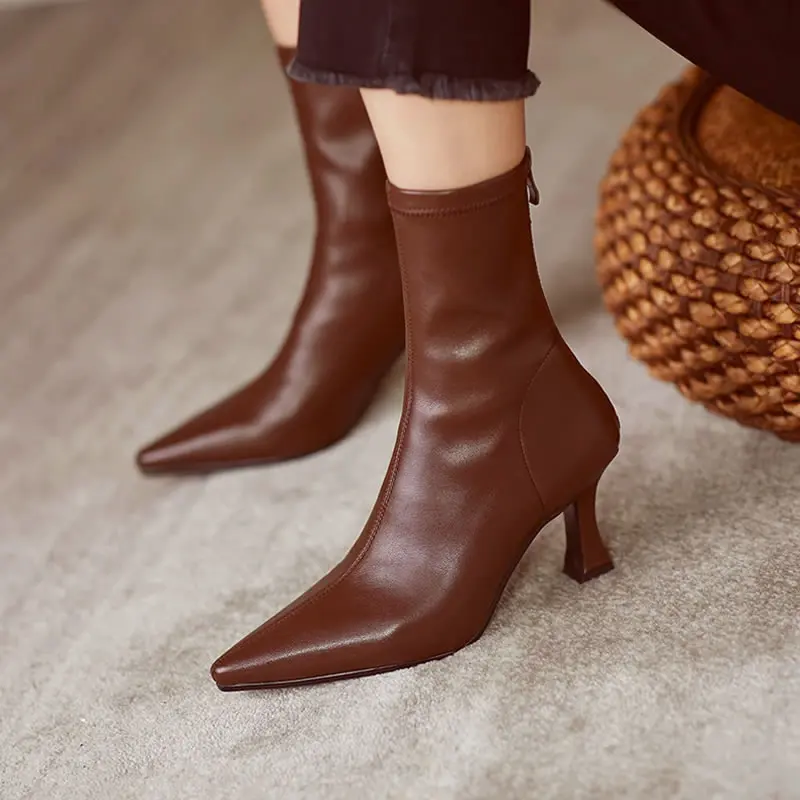 Bottes élastiques marron pointues en cuir souple pour femmes, chaussures à talons aiguilles pour dames, bottes de rinçage, fermeture à glissière arrière, boutons, bottes Piedmont