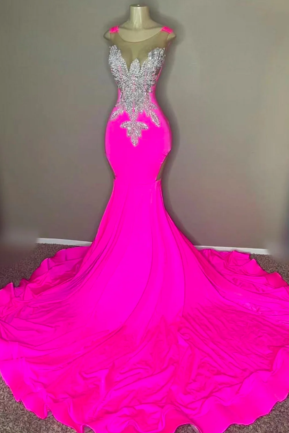 

Розовые длинные платья для выпускного вечера с круглым вырезом для черных девочек, расшитое бисером и кристаллами платье для дня рождения, платья с перьями и съемным шлейфом