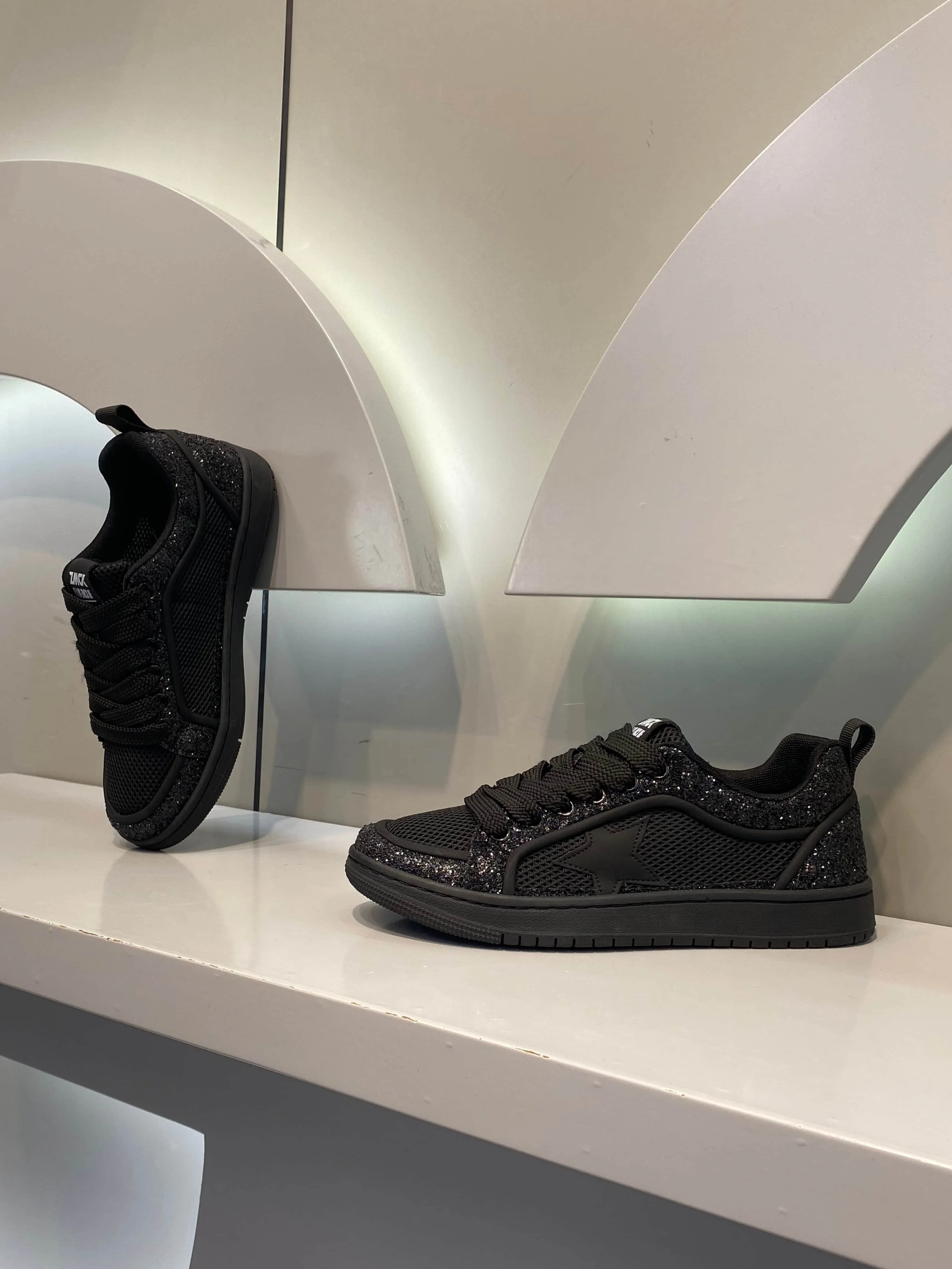 zapatos-de-hombre-nuevos-2026-negros-con-lentejuelas-transpirables-casuales-ligeros-deportivos-con-punta-redonda-suela-plana-de-goma