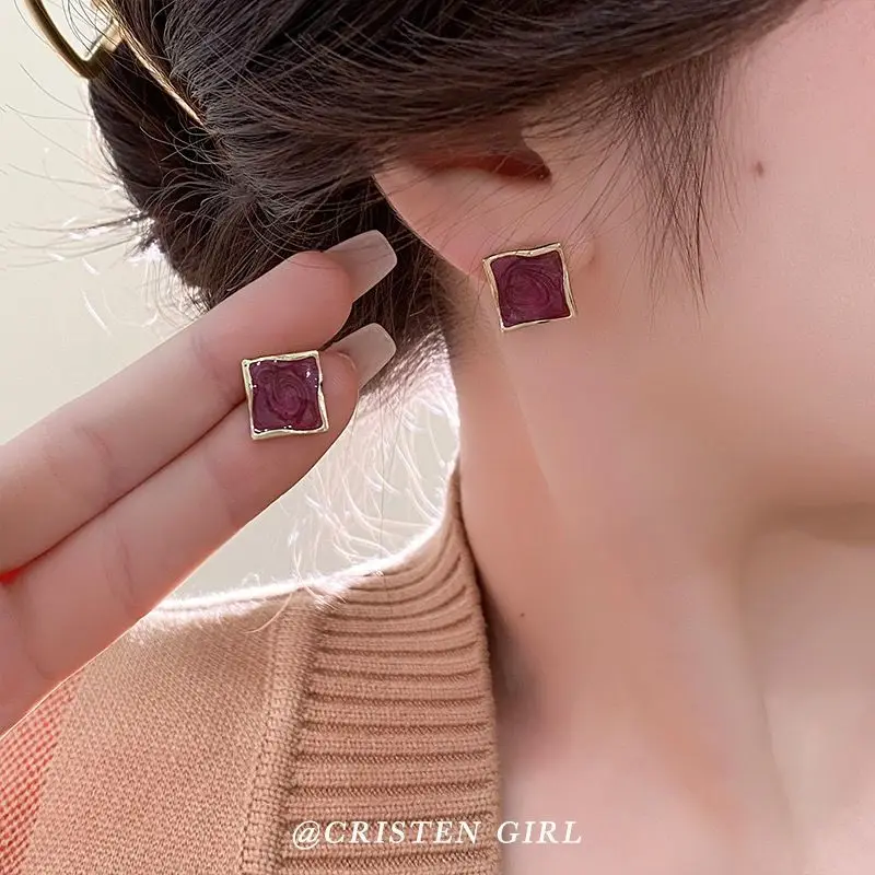 Vintage Red Ear Clip Women\'s 2023 New Fashion Ear Clip High-grade Sense Light Luxury Ear Accessories Luxury Earrings for Women