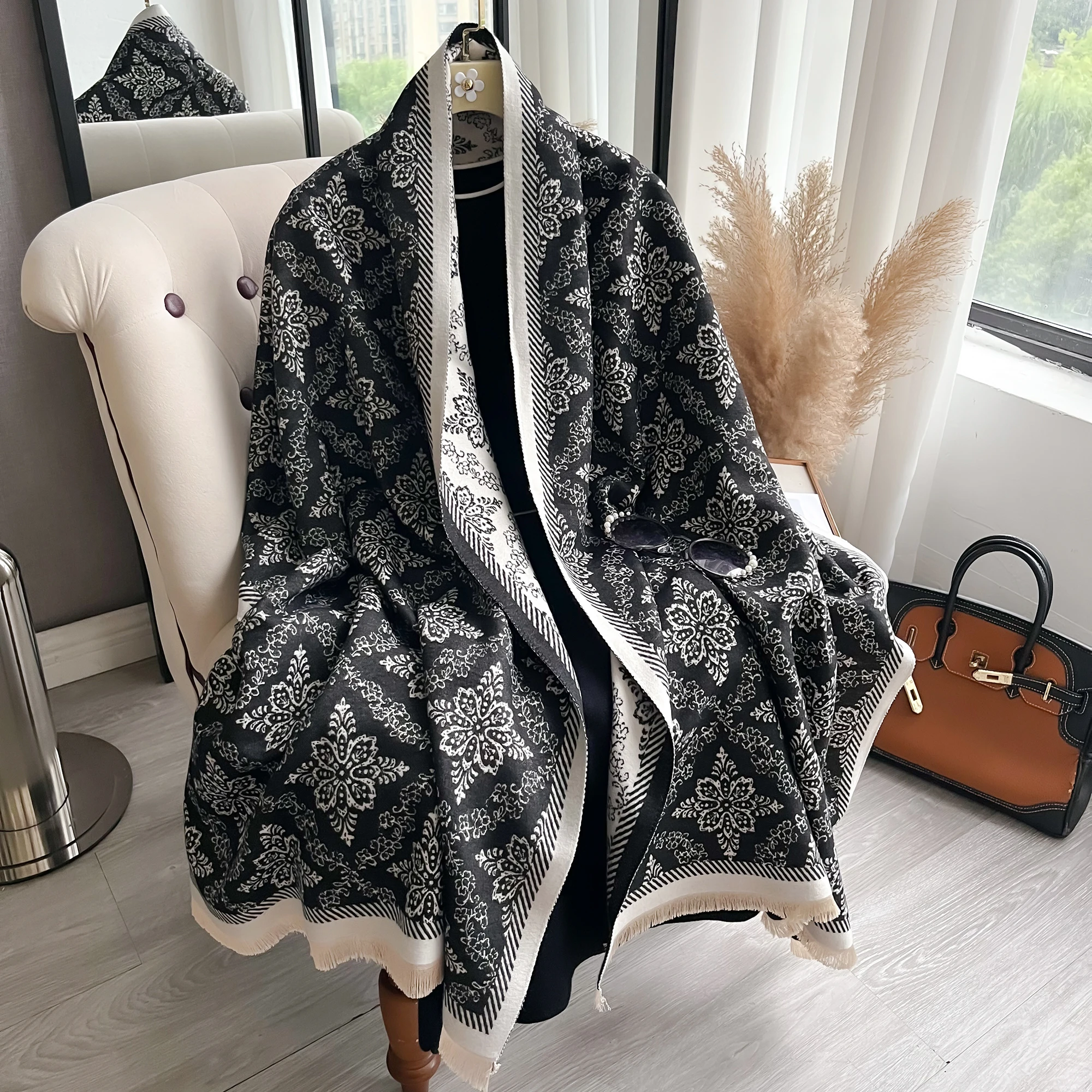 

New Luxury Brand Two-Sided Jacquard Scarf pashmina Cashmere Soft Warm Fringe Pashmina Shawl Winter Coldproof Windproof Blanket