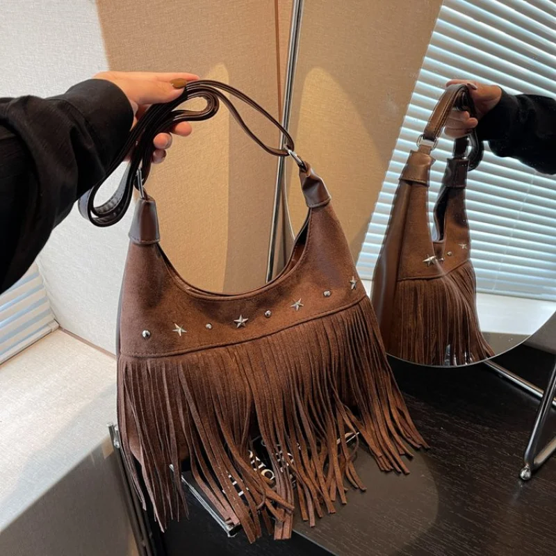 

Stylish Ladies Hand Bag Boasting Paris Classic Details And Compact Size Made Of Top-Quality Leather​