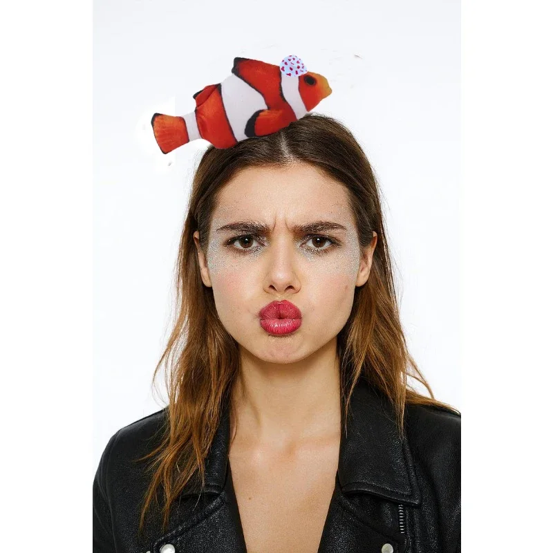 

Spoof Realistic Toy Fish Headpiece - Fluffy Hairband with Stuffed Animal Fish Attachment - Western Denim Hat Festival Accessory