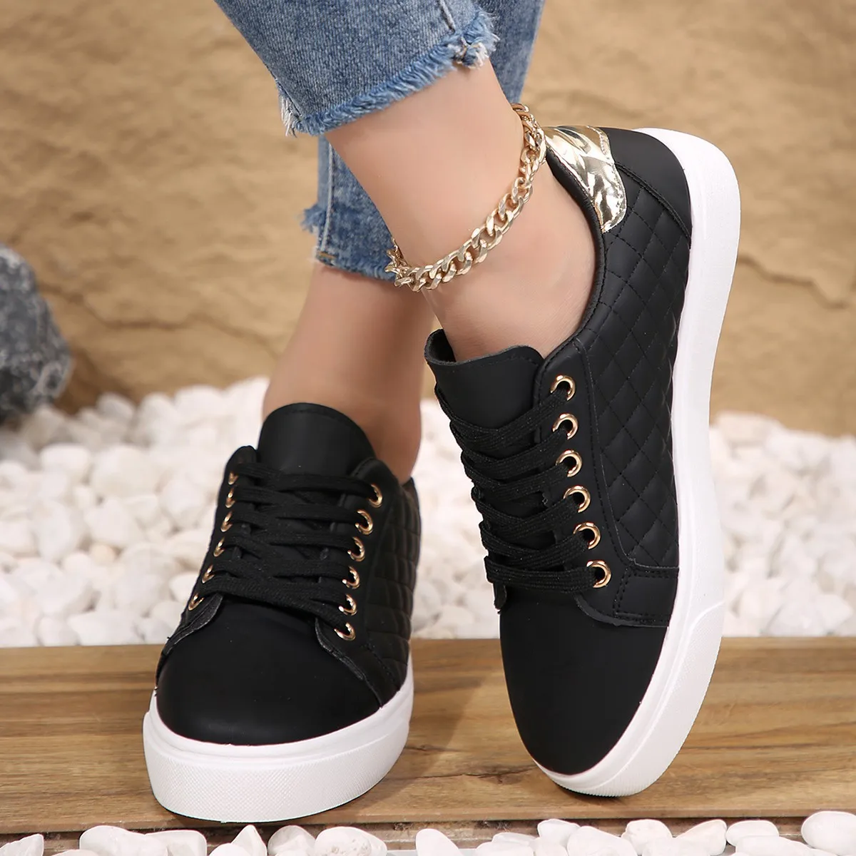 Women's Sports Shoes Fashion Thick Soled Walking Women Spring/Summer Flat Shoes Lace Up Women's Black Running Shoes Hot Selling
