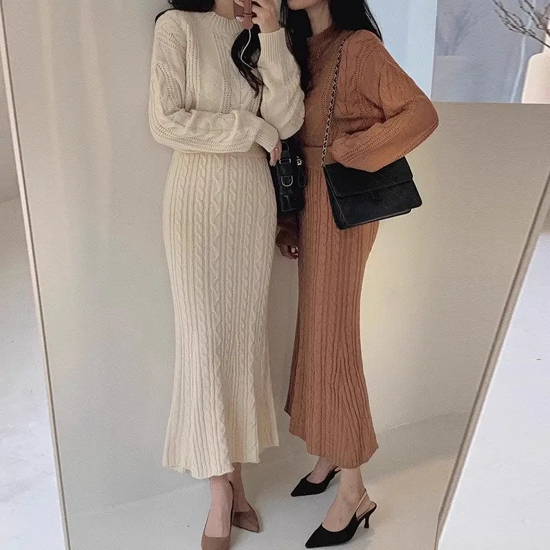 

Korean Autumn And Winter Outfits Versatile Temperament Twists Pattern Sweater Top + Knitted Fishtail Skirt Two-Piece Set Z2560