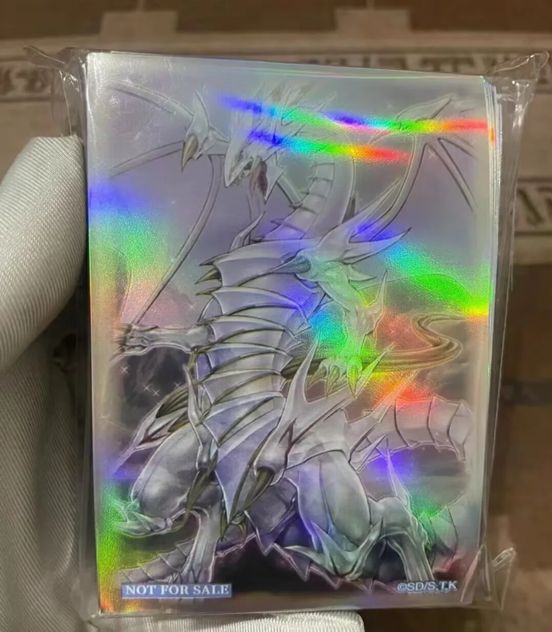 100 Protège-cartes scellés officiels Yu-Gi-Oh! KONAMI Duel Monsters Blue-Eyes Spirit Dragon pour collectionneurs