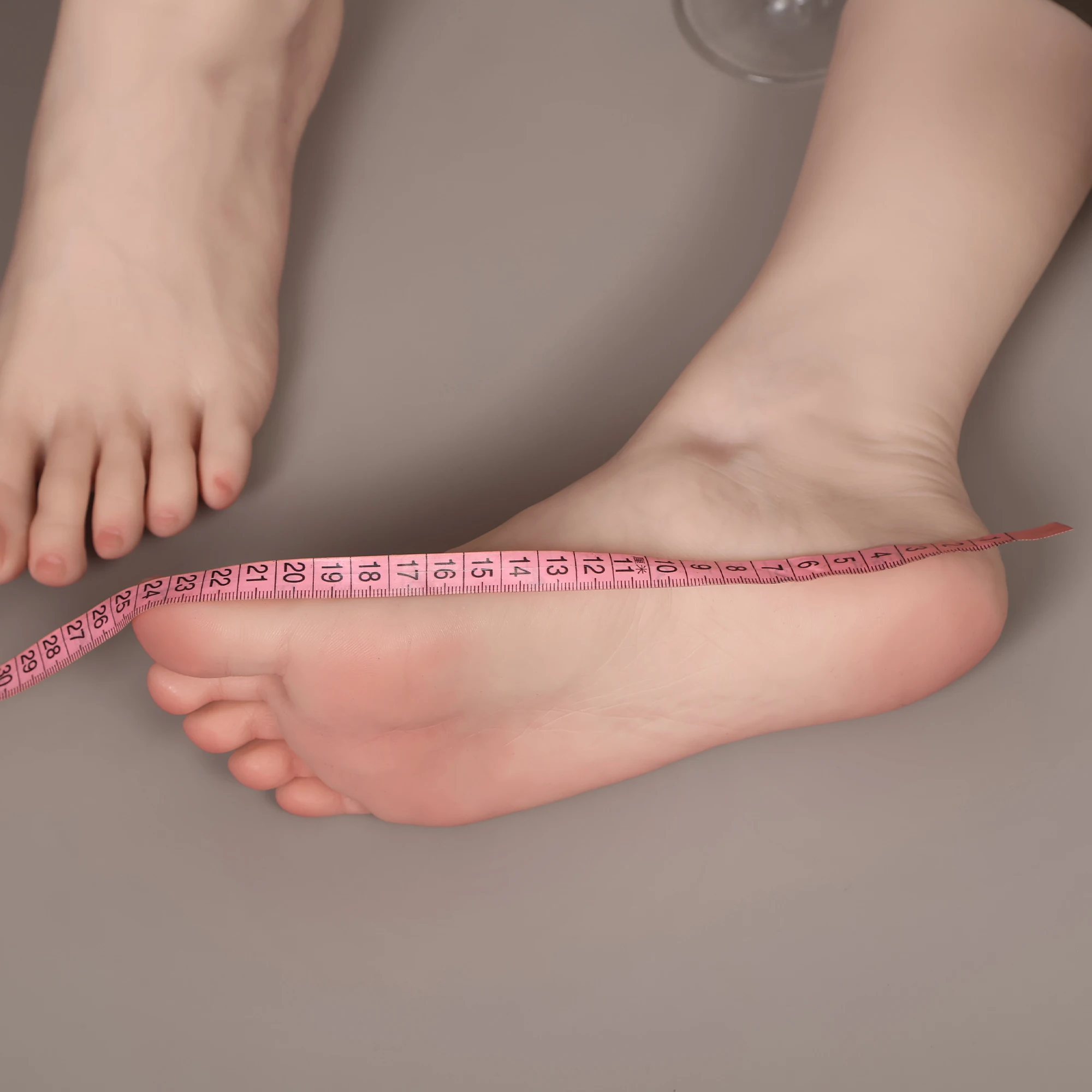 1 ZISHINE Lifelike Adult Foot Model Female Liquid Silicone Foot Fetish Shooting Props Jewelry Display Simulation Toes Bone ZHJ40