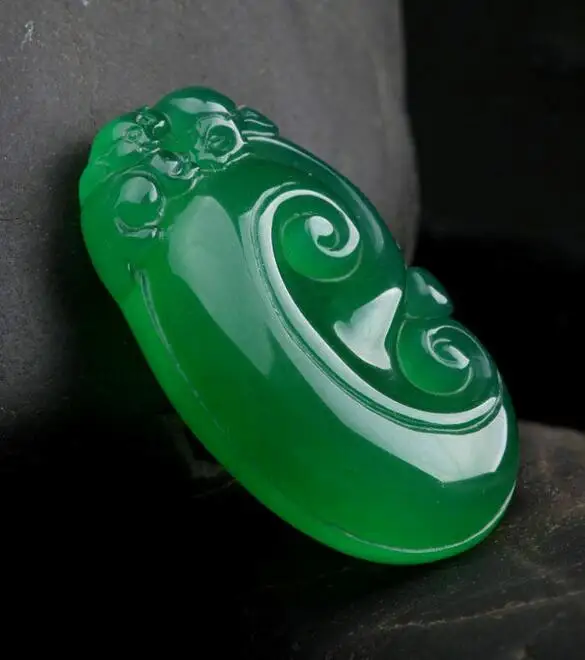 Chinese Beautiful Natural Green Jade Hand carved Lucky Ruyi Jadeite Pendant