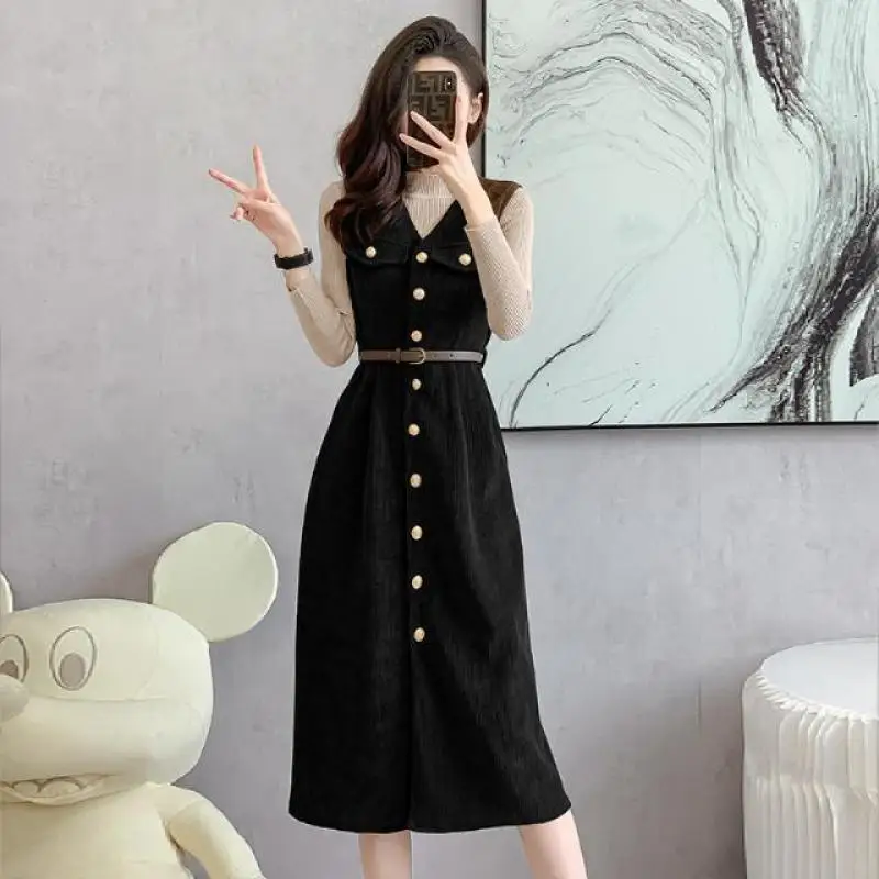 Hepburn Wind Lamp Core Fleece Two Piece Dress For Women\'s Autumn Winter 2024 New Retro Style Bottom Top Solid Color Dress Suit