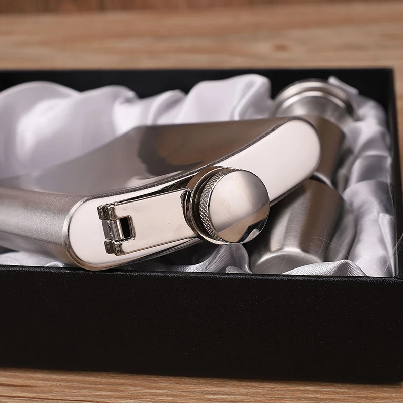 7oz في الهواء الطلق المحمولة جيب قارورة الورك الفولاذ المقاوم للصدأ قارورة ويسكي شرب الكحول الحاويات هدية صندوق الفودكا أدوات زجاجة الشرب