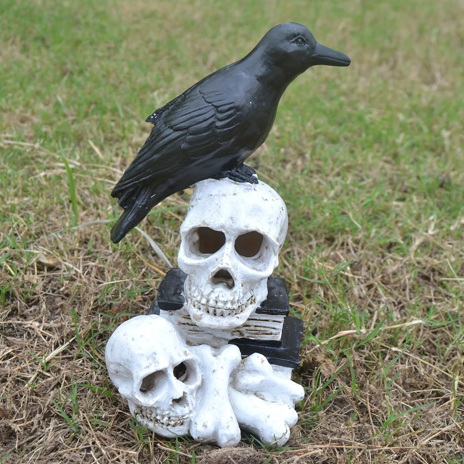 

Resin Crow Lamp - Halloween Horror Decor, Scary LED Light Sculpture, Gothic Home & Party Atmosphere