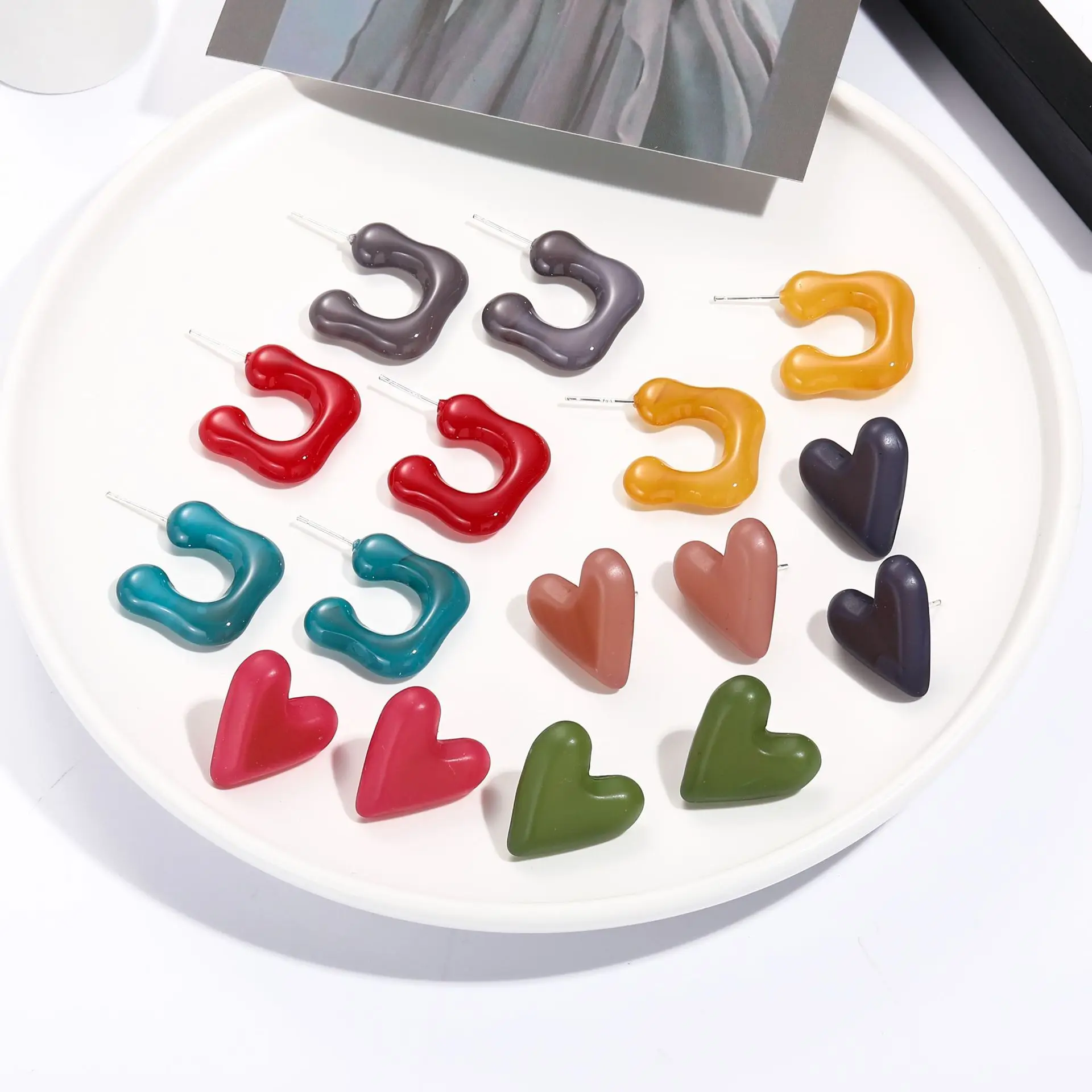 

DIY accessories Korean color summer acrylic love earrings dopamine C-shaped simple female stud earrings wind jewelry wholesale t