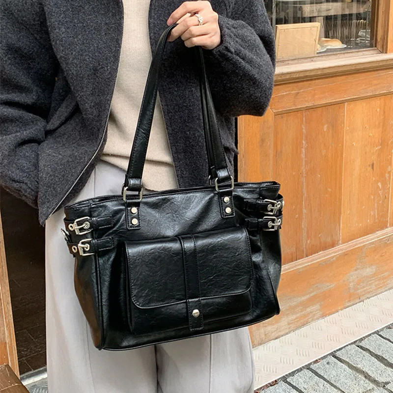 

2026 new model minimalist large-capacity underarm bag, PU versatile crossbody bucket bag