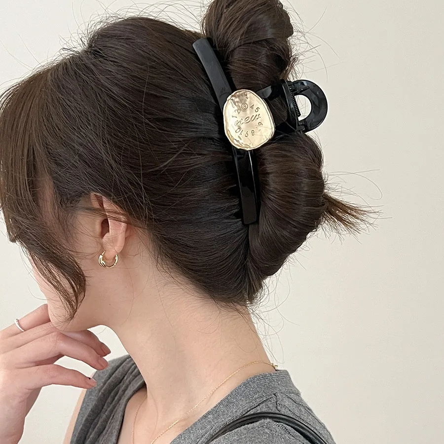 

Metal Irregular Alphabet Hair Shark Claw Large Size Strong Hold For Thick Hair Non Slip Fashion Jaw Clip Women