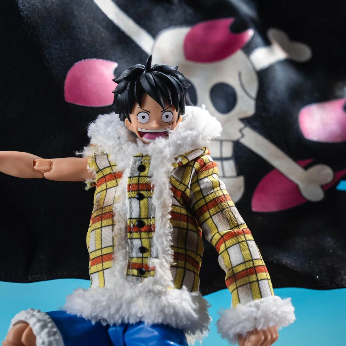 

Классический плюшевый топ с капюшоном в клетку ручной работы 1/12 Battle Damage&Complete и аксессуары с черным пиратским флагом, подходит для фигурки Shf