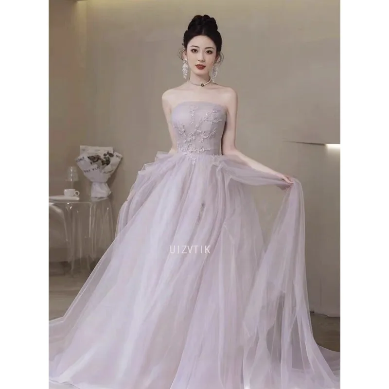 فساتين زفاف فاخرة خفيفة للعروس 2025 فساتين نسائية أنيقة ومثيرة بدون حمالات لالتقاط الصور أرجواني للحفلات الراقصة المسائية