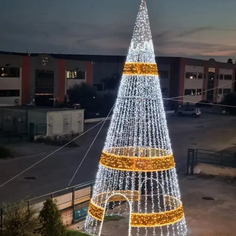 IP65 Waterproof Customizable Large LED Christmas Tree Outdoor Theme Decorative Light 5m to 10m