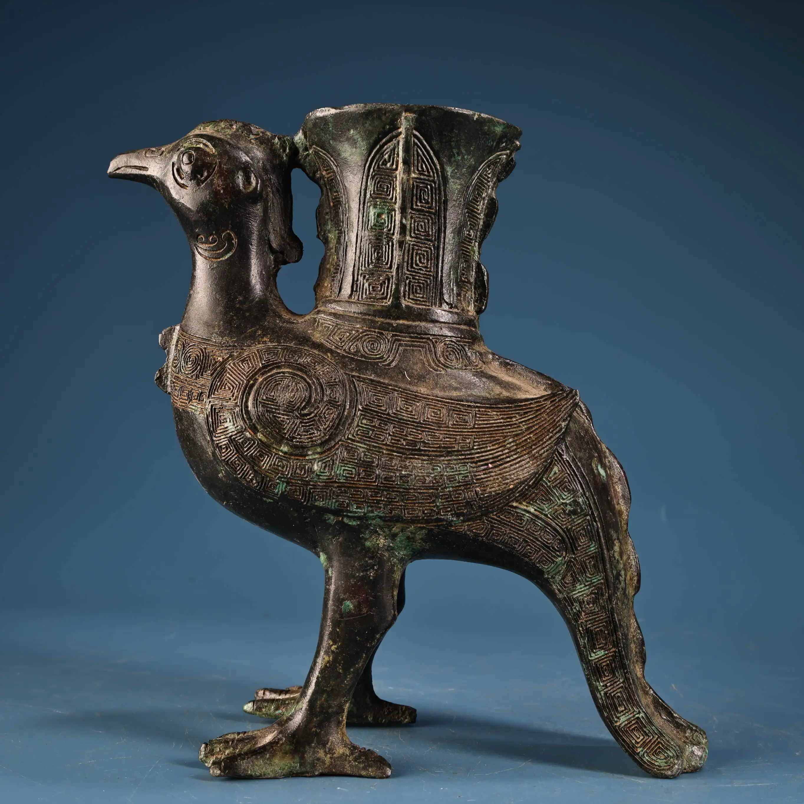 Tibet Folk Old Bronze Ware nscription Engraved pattern Bird statue Divine Bird Zun vase wine glass Amass wealth Ornaments