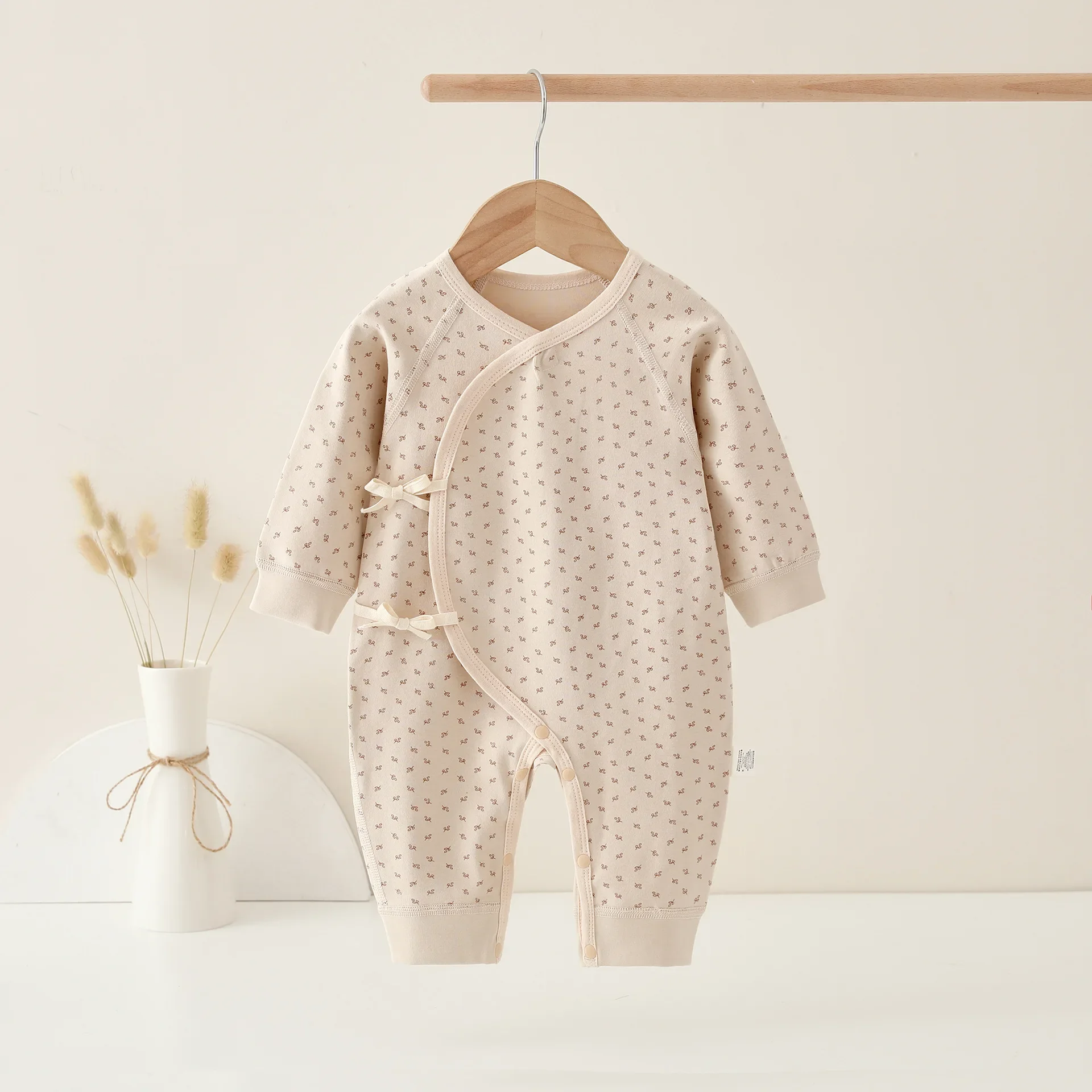 AYNIGIELL Spring Autumn 0-6 Months Baby Jumpsuit Cartoon Pattern Male and Female Infants 100%Cotton Rompers Infant Clothing