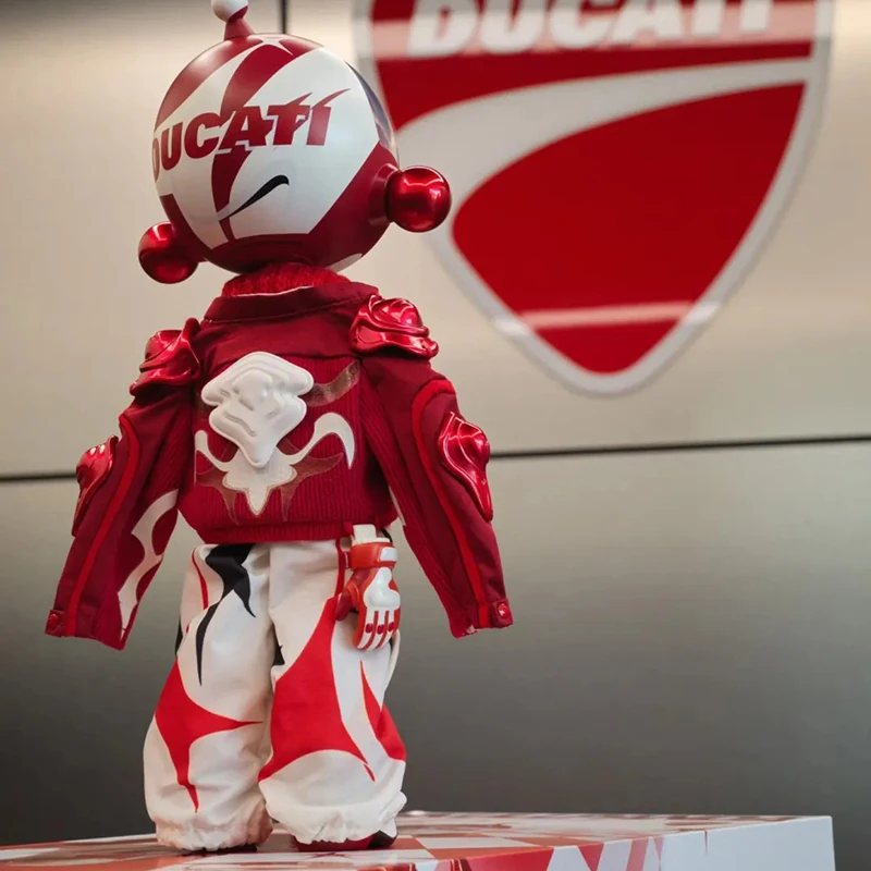 

POPMART SKULLPANDA DUCATI 1/6 Action Figure Doll Gift Fashionable and trendy furniture small statues tabletop ornaments and toys