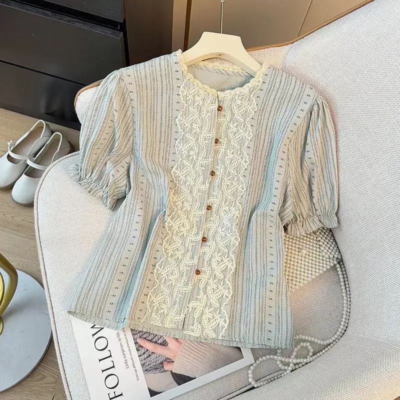 

Sweet Lace Patchwork Bubble Sleeve Striped Shirt For Women's Summer 2025 New Fashionable Loose Top