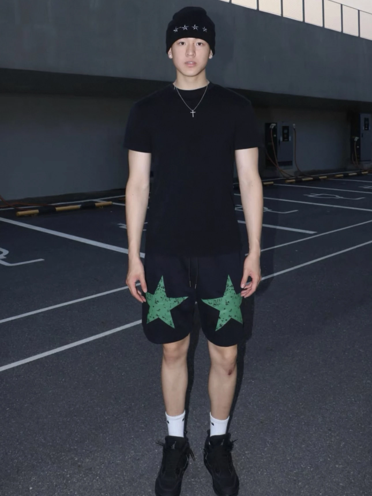 

Мужские уличные свободные повседневные спортивные баскетбольные брюки с пятизвездочным принтом и пятизвездочным принтом в американском стиле, размеры четверти