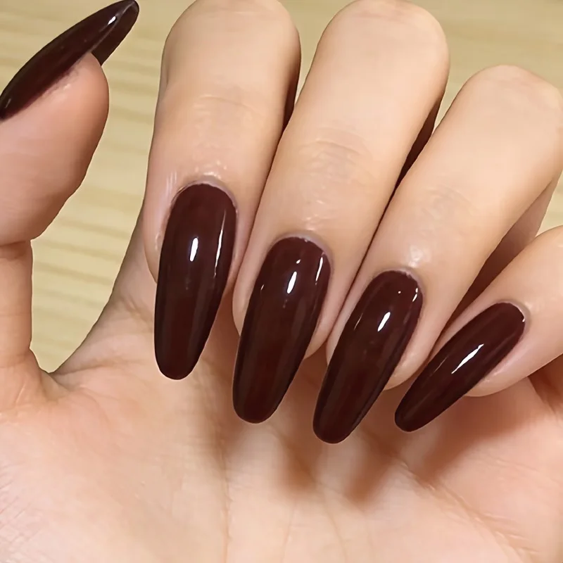 Deep Red-Brown Chocolate Nail Polish, Rich Color, Smooth Application, Quick-Drying, Long-Lasting, Non-Fading, Not Easy to Wrinkle, Natural Shine, Suitable for Daily and Professional Use, Easy to Apply, Suitable for Multiple Occasions, for Shop and Home Use, Easy to Remove Without Residue, Gentle Formula, Ideal for Holiday and Birthday Gifts, Exquisite Packaging, Suitable for Gift-Giving, Enhances the Texture of Fingertips, Suitable for Gift-Giving Occasions, Adds a More Premium Feel