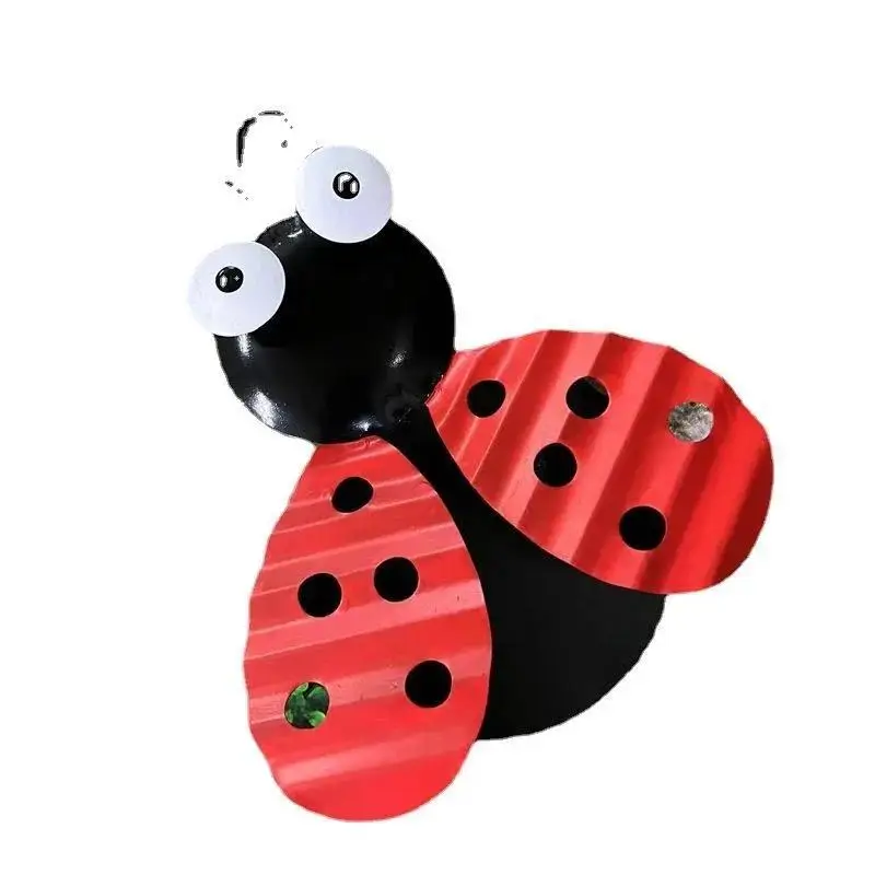 1 Pcs Mini Metal Ladybug Beetle Fence Hanger Wall Hanging Ornament Statue Outdoor Patio Garden Figurine Sculpture For Home Decor