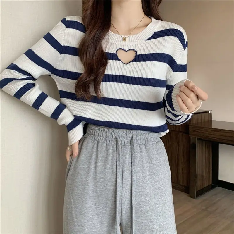 2024 Spring New Design Sensation Fashion Niche Long Sleeved Love Hollow Stripe Knitwear Women\'s Round Neck Slim Fit Pullover Top